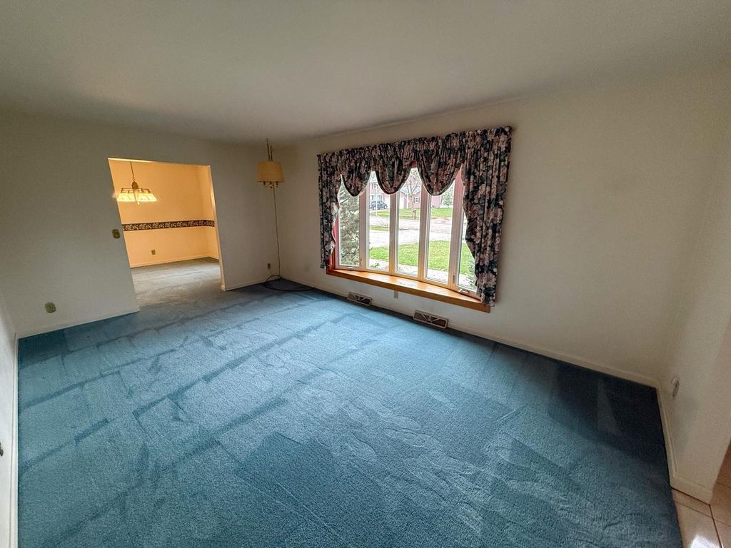 Photo of 811 Ellen LANE, Fond Du Lac, WI 54935 (MLS # 1958228)