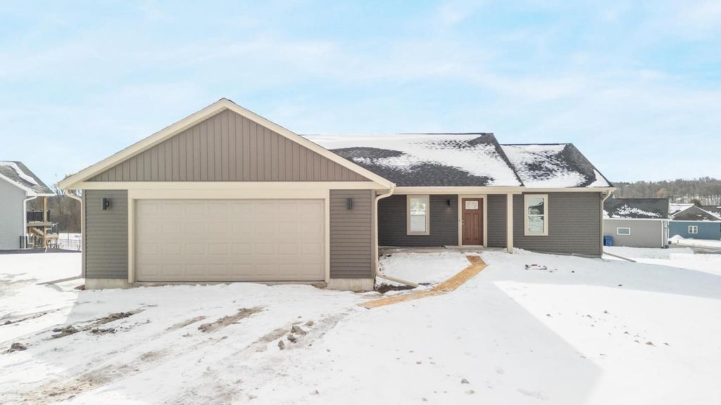 Photo of 627 Bobolink LANE, Cascade, WI 53011 (MLS # 1935511)