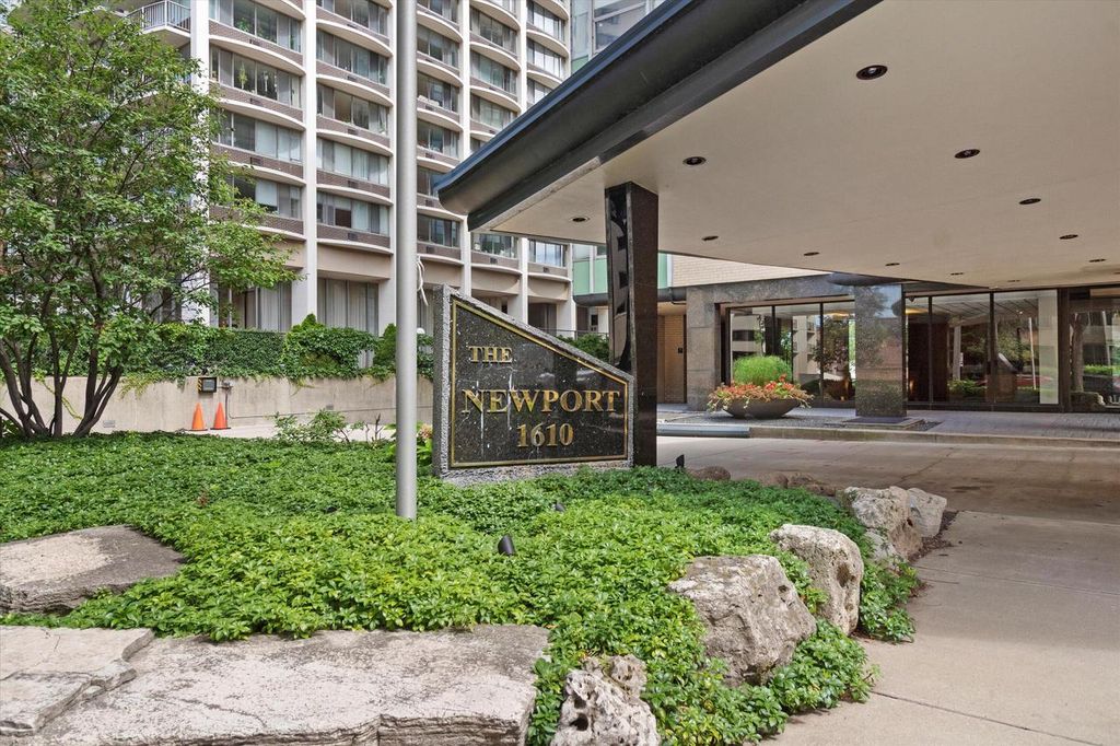 Photo of 1610 N Prospect AVENUE #201, Milwaukee, WI 53202 (MLS # 1938097)