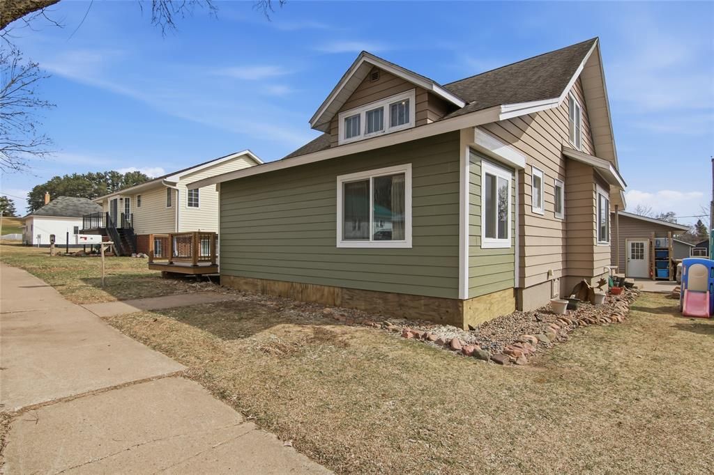 Photo of 708 13th AVENUE, Bloomer, WI 54724 (MLS # 1599703)