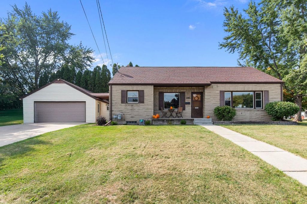 Photo of 1401 Main AVENUE, Kaukauna, WI 54130 (MLS # 50315402)