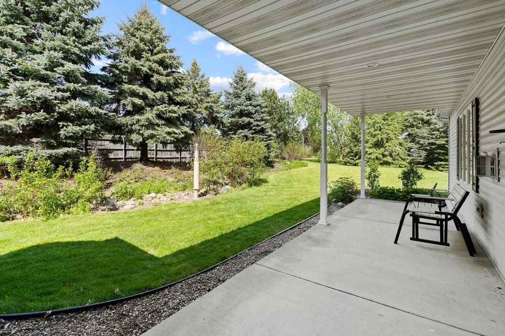 Photo of 3700 S Hampton COURT, Appleton, WI 54915 (MLS # 50325942)