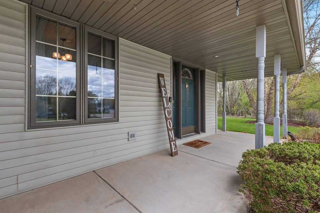 Photo of 1354 Camelot COURT, Oneida, WI 54155 (MLS # 50327415)