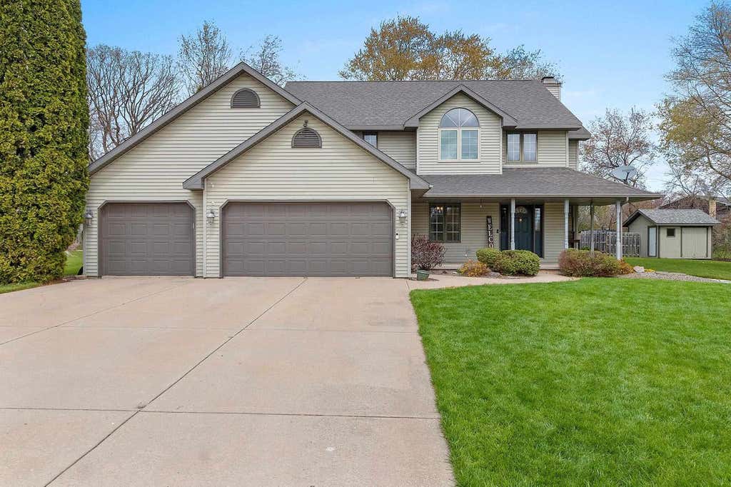 Photo of 1354 Camelot COURT, Oneida, WI 54155 (MLS # 50327415)