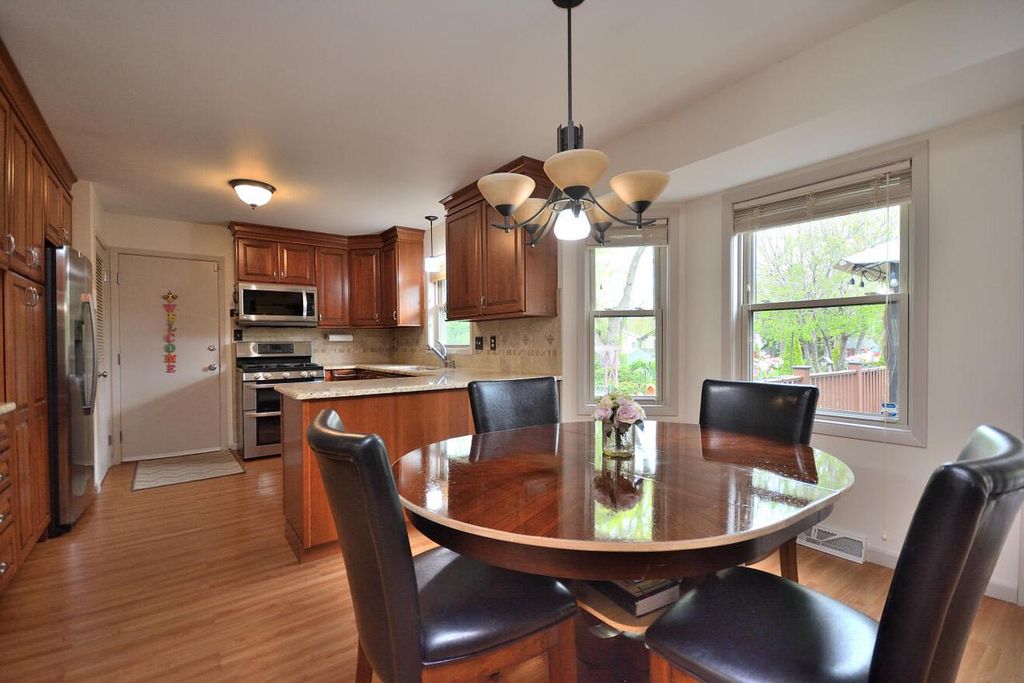 Photo of W224N2618 Ridgewood LANE, Waukesha, WI 53186 (MLS # 1961852)