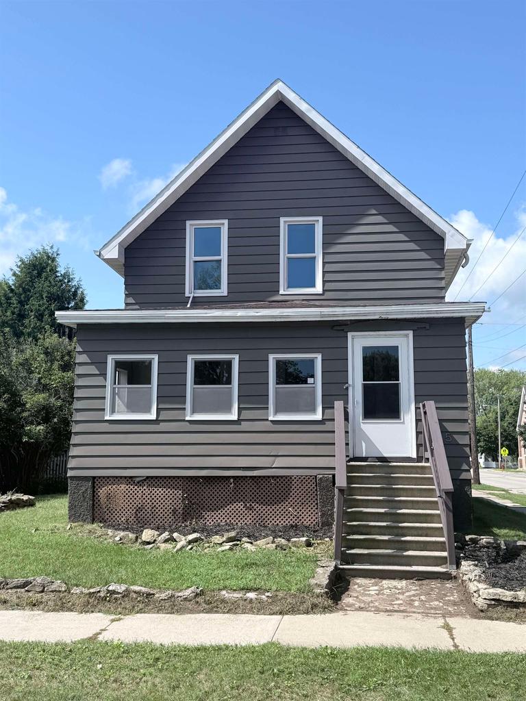 Photo of 615 Superior AVENUE, Oconto, WI 54153 (MLS # 50332236)