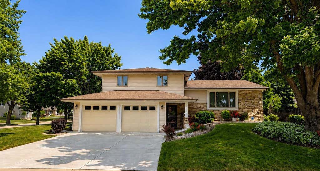 Photo of 1600 Brentwood DRIVE, Oshkosh, WI 54904 (MLS # 50330155)
