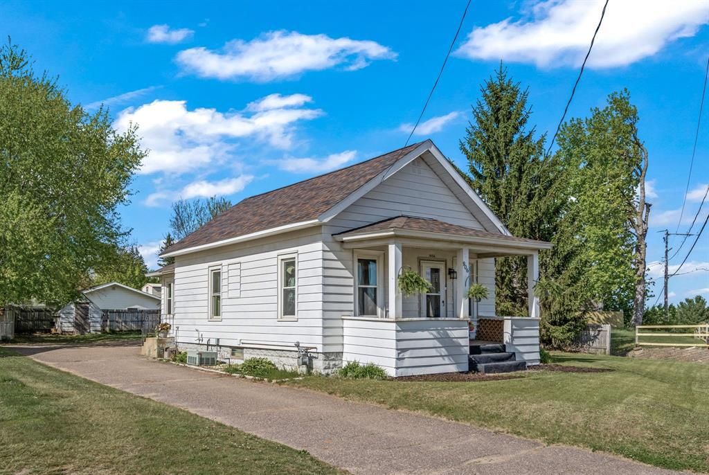 Photo of 906 Cameron STREET, Eau Claire, WI 54703 (MLS # 1600887)