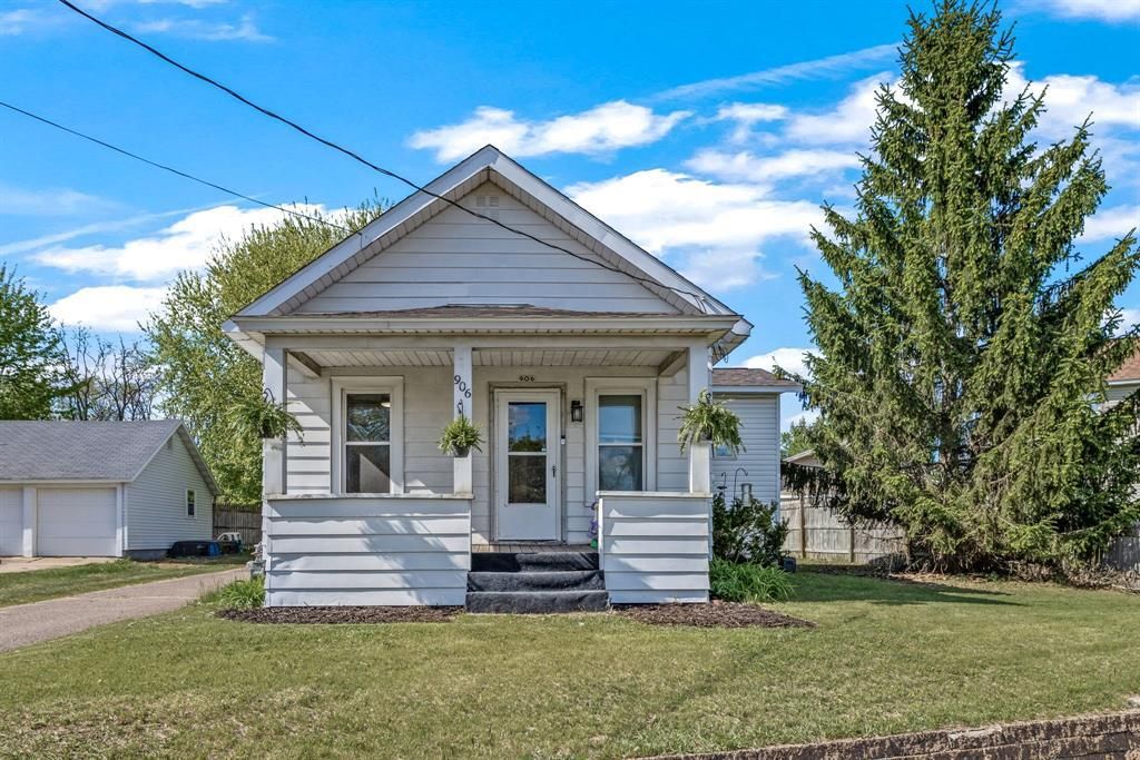 Photo of 906 Cameron STREET, Eau Claire, WI 54703 (MLS # 1600887)