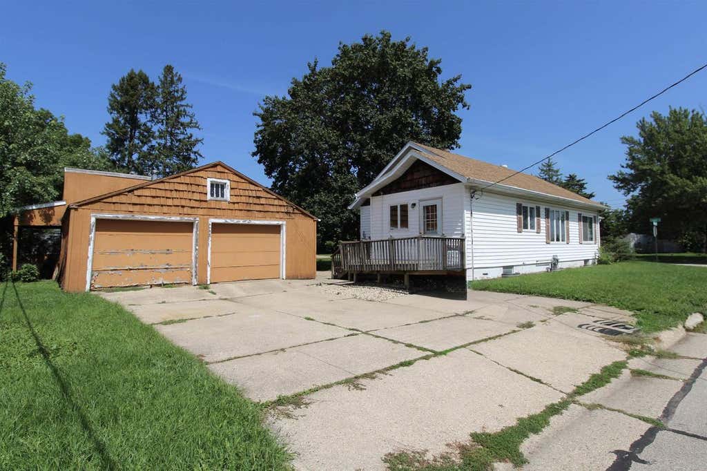 Photo of 1503 &amp; 1507 Lowell STREET, Janesville, WI 53545 (MLS # 2031084)