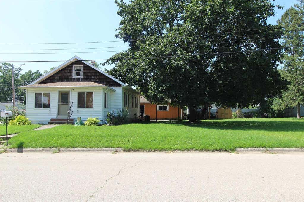 Photo of 1503 &amp; 1507 Lowell STREET, Janesville, WI 53545 (MLS # 2031084)