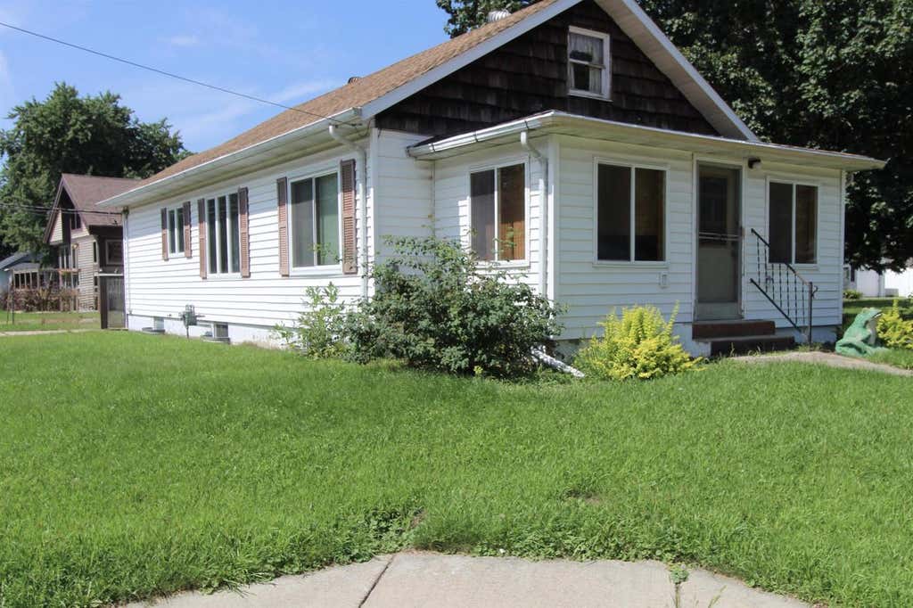 Photo of 1503 &amp; 1507 Lowell STREET, Janesville, WI 53545 (MLS # 2031084)