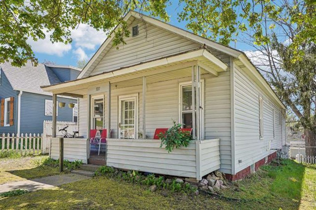 Photo of 327 8th AVENUE, Baraboo, WI 53913 (MLS # 2018436)