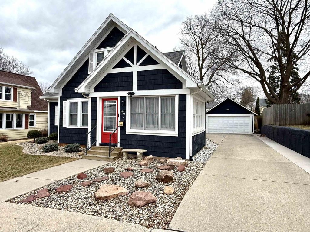 Photo of 608 19th Ave AVENUE, Monroe, WI 53566 (MLS # 2018521)