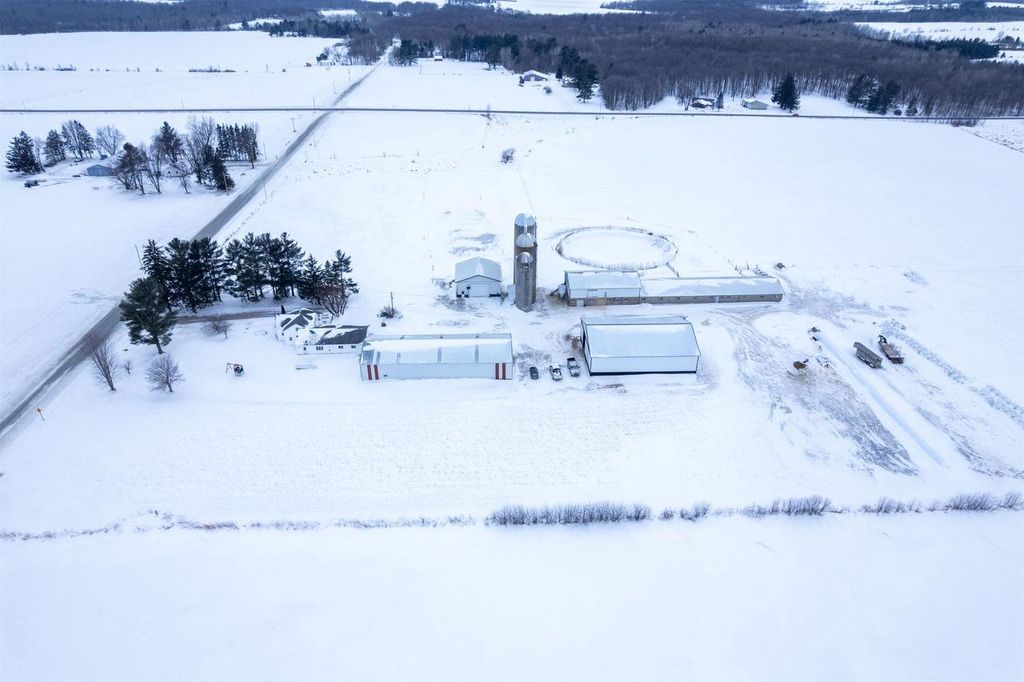 Photo of 108120 Wuertzberg ROAD #+/- 72 acres, Abbotsford, WI 54405 (MLS # 22600346)