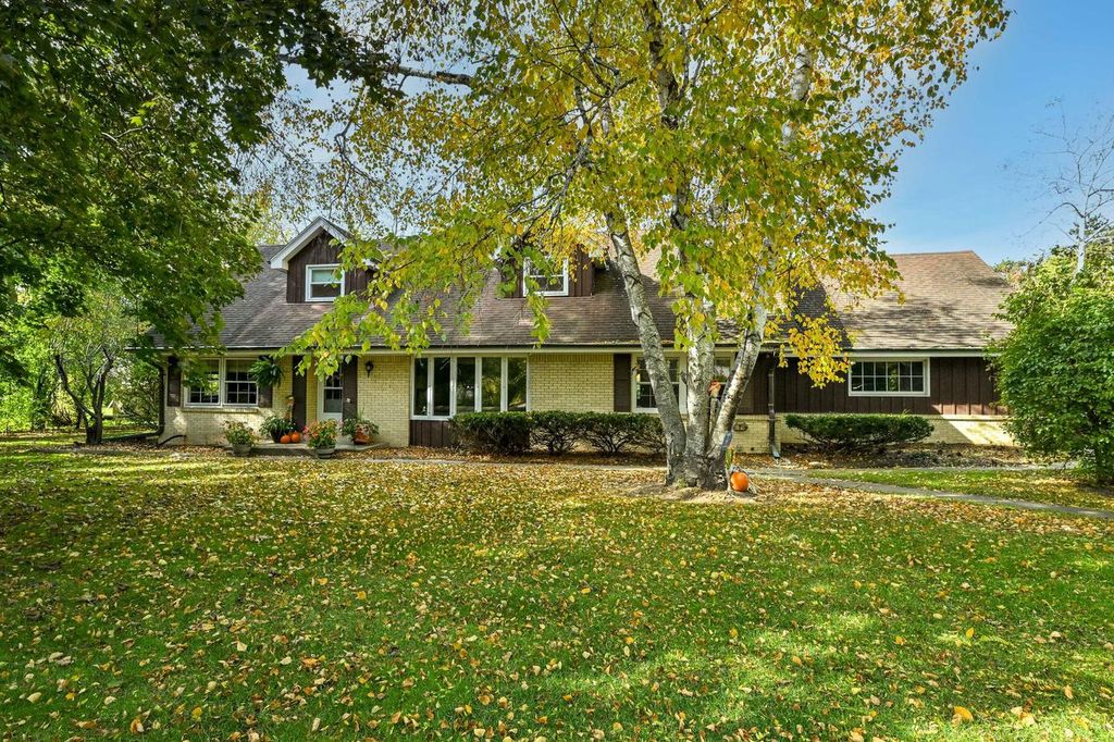 Photo of 1775 Melody LANE, Brookfield, WI 53005 (MLS # 1947183)