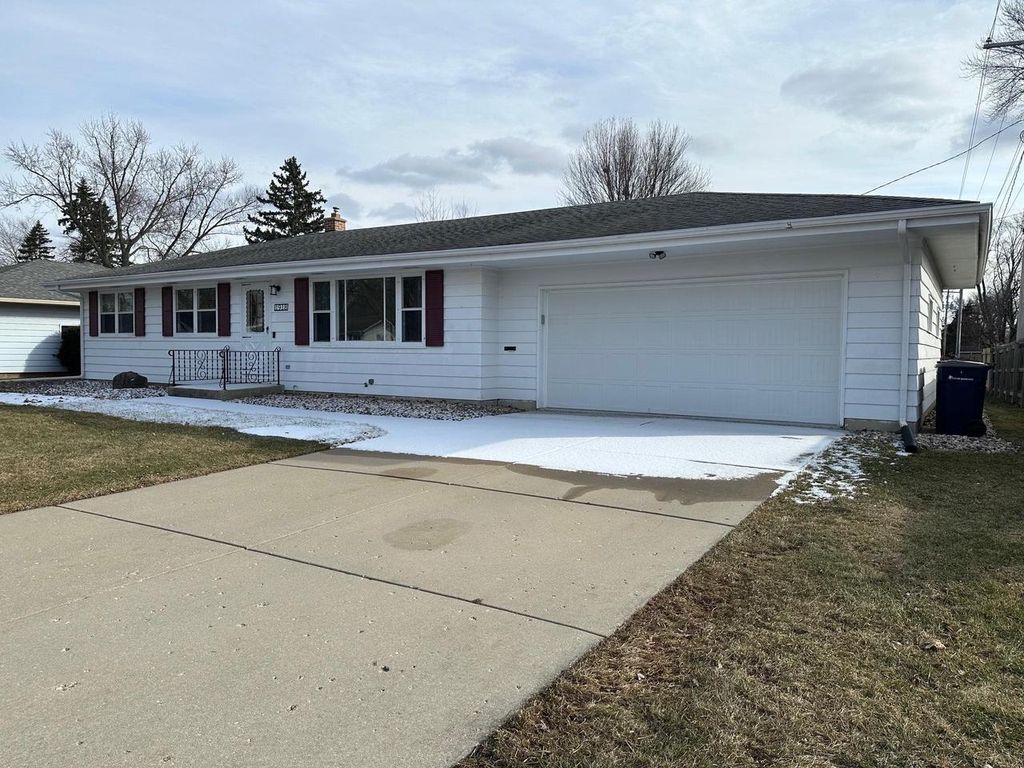 Photo of 1918 Randolph ROAD, Janesville, WI 53545 (MLS # 2017491)