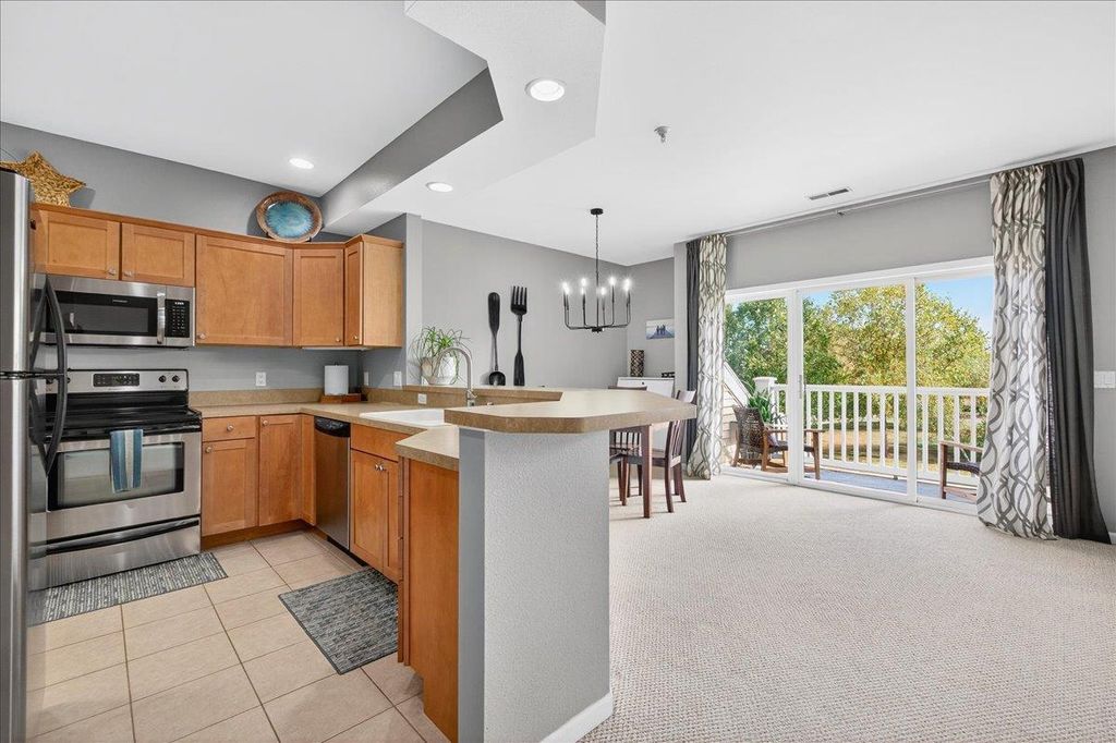 Photo of 40 Keystone WAY #39, Fitchburg, WI 53711 (MLS # 2016058)