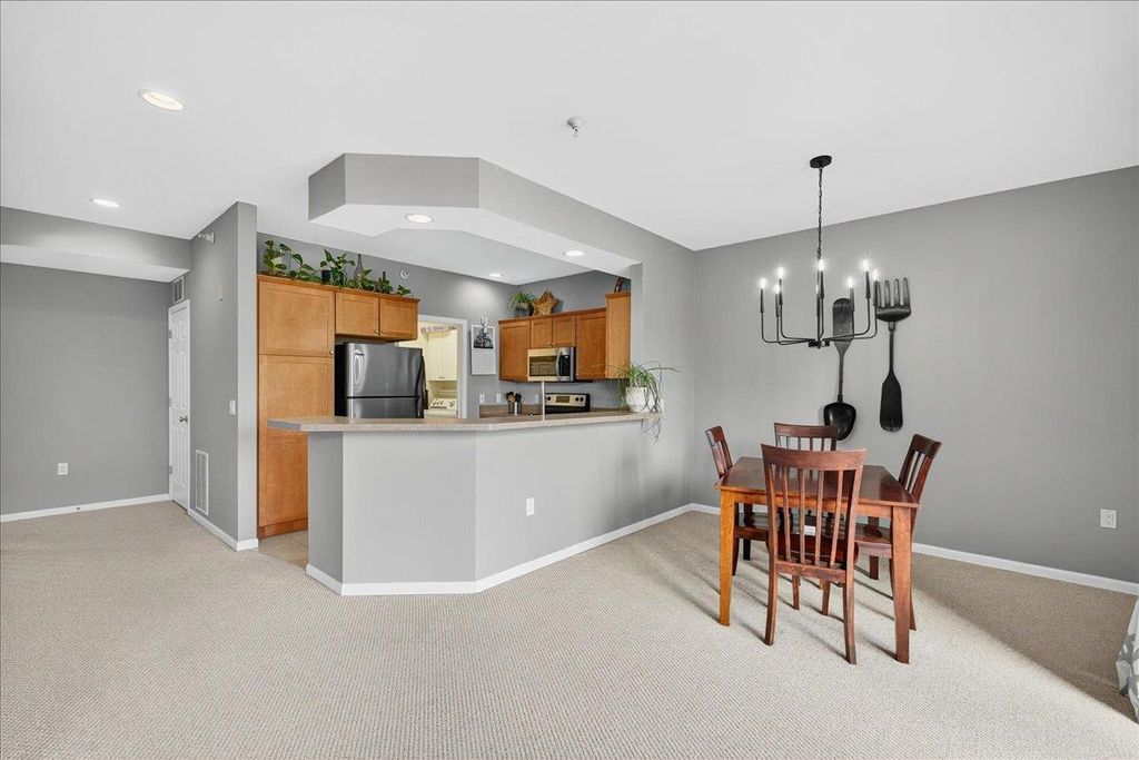 Photo of 40 Keystone WAY #39, Fitchburg, WI 53711 (MLS # 2016058)