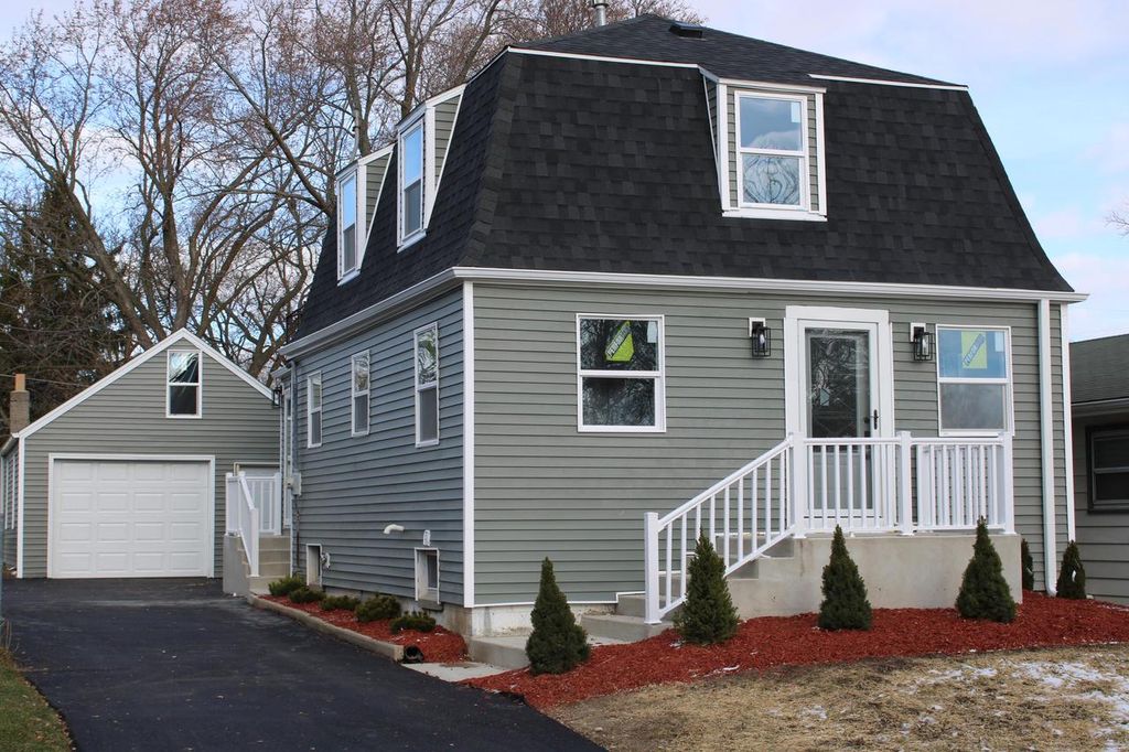 Photo of 12744 W Peck PLACE, Butler, WI 53007 (MLS # 1944145)