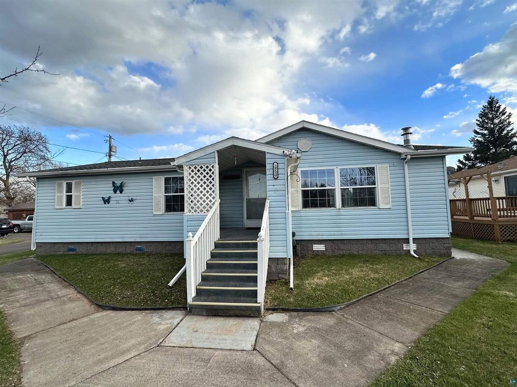 Photo of 2520 N 17th STREET, Superior, WI 54880 (MLS # 6125079)