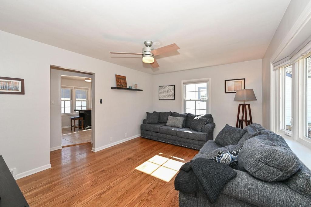 Photo of 508 N 112th STREET, Wauwatosa, WI 53226 (MLS # 1950915)