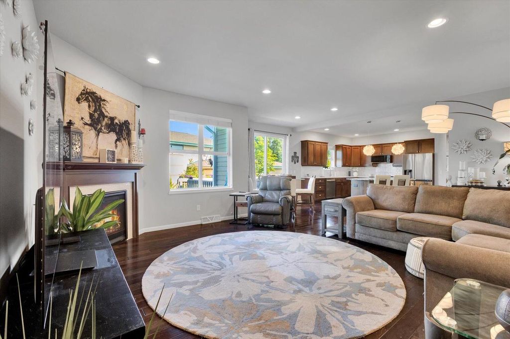 Photo of N62W21656 Augusta PARKWAY, Menomonee Falls, WI 53051 (MLS # 1938772)