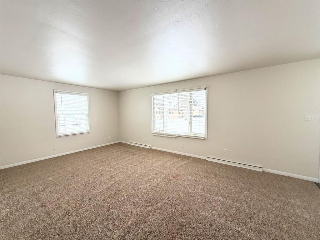 Photo of 918 Newtols STREET, Green Bay, WI 54302 (MLS # 50319122)