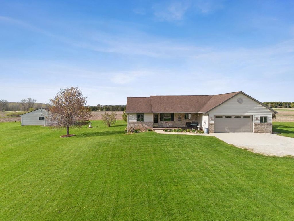 Photo of W2150 Crosstown ROAD, Hilbert, WI 54129 (MLS # 50324568)