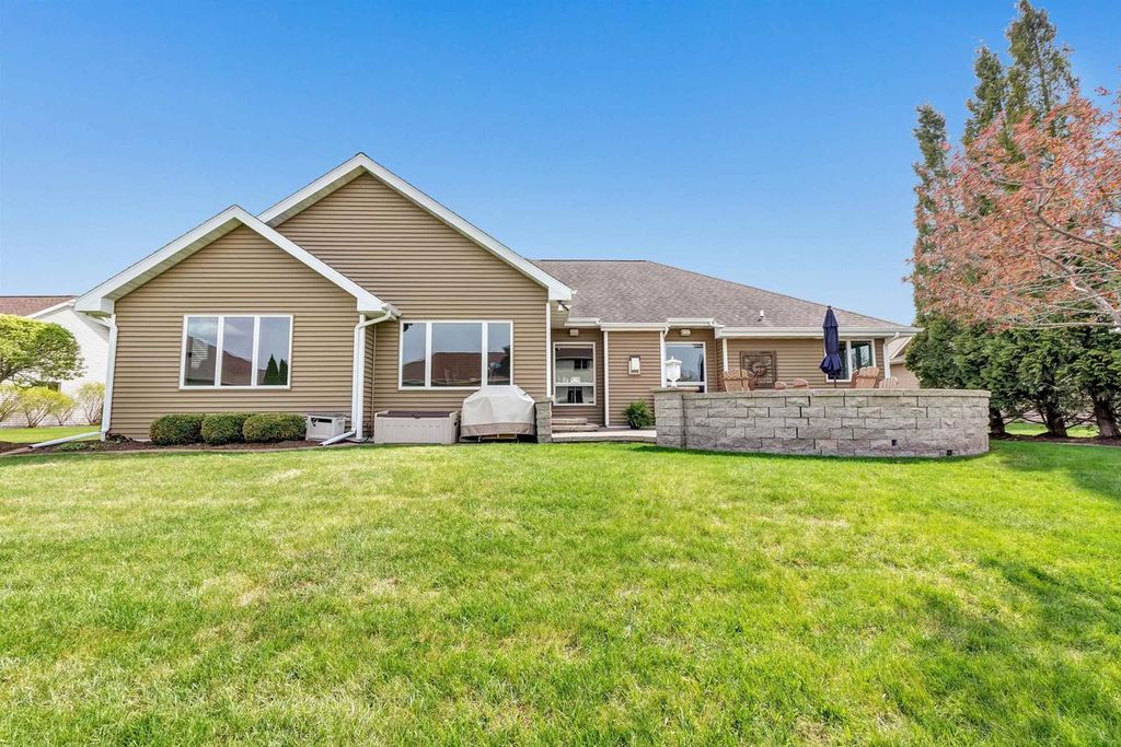 Photo of 960 Springfield DRIVE, De Pere, WI 54115 (MLS # 50325169)