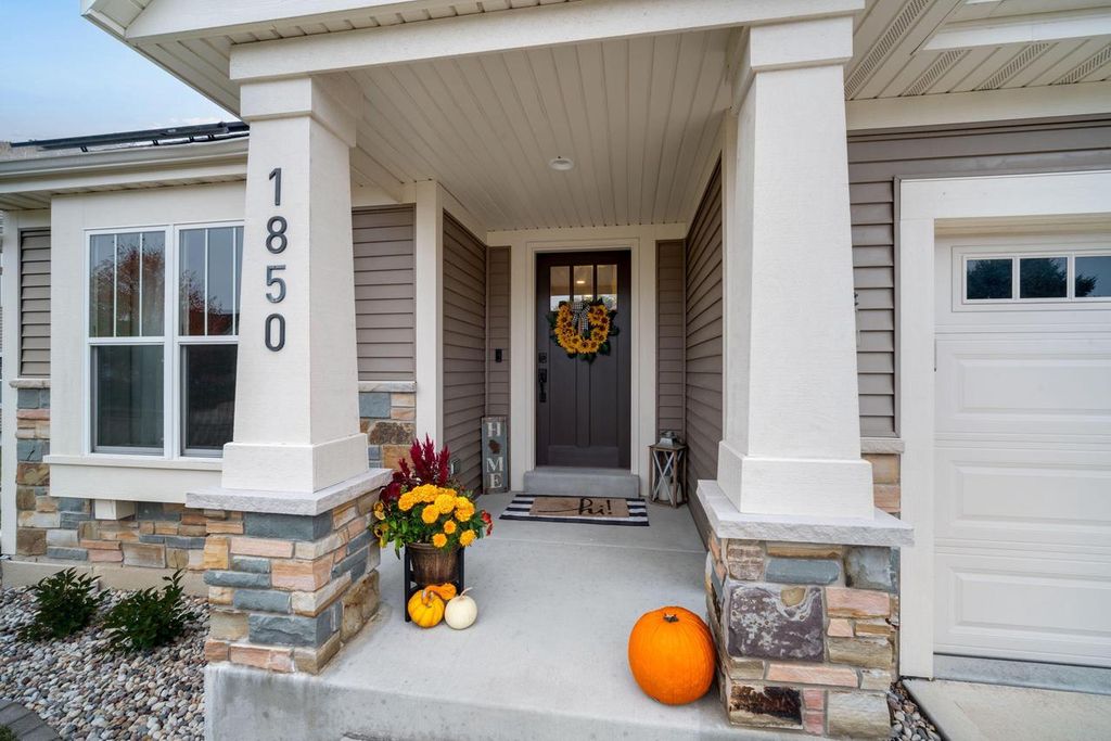 Photo of 1850 Windrush DRIVE, Grafton, WI 53024 (MLS # 1939122)