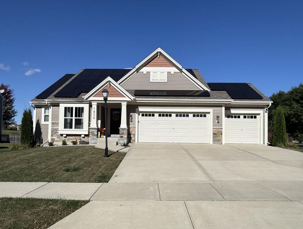 Photo of 1850 Windrush DRIVE, Grafton, WI 53024 (MLS # 1939122)