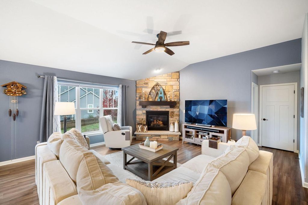 Photo of 1850 Windrush DRIVE, Grafton, WI 53024 (MLS # 1939122)