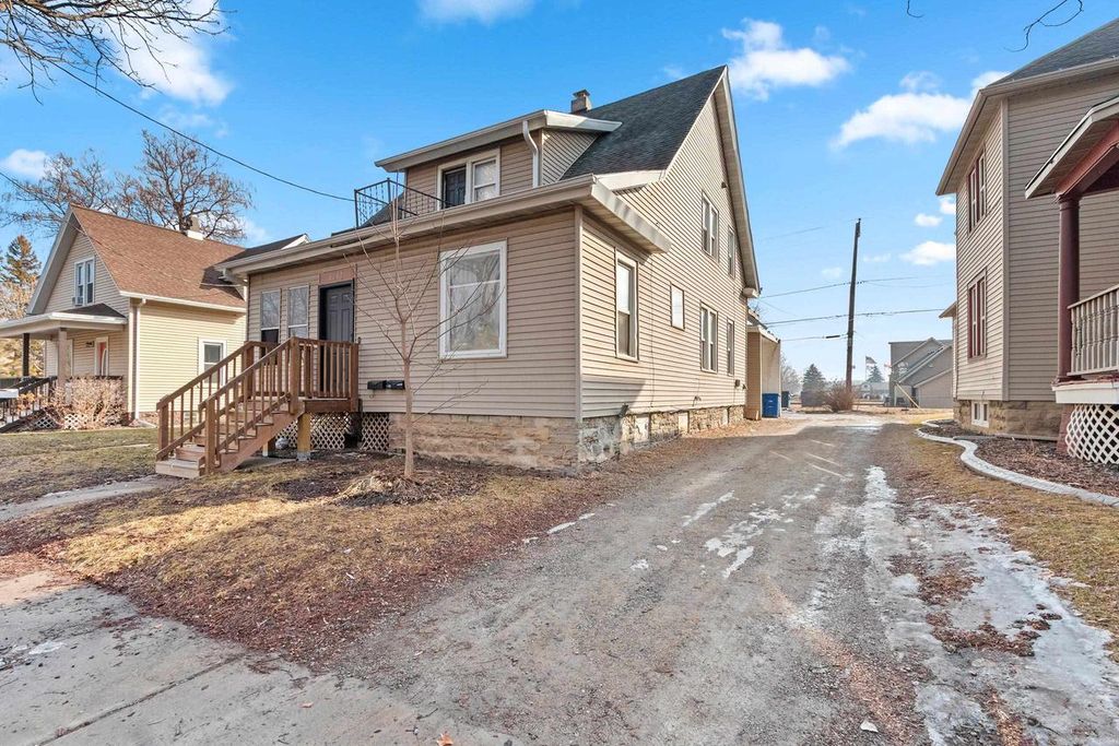 Photo of 1207 S Broadway STREET, Green Bay, WI 54304 (MLS # 50321272)
