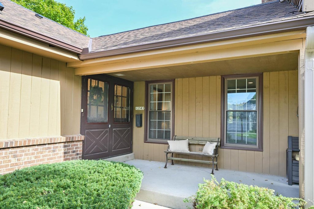 Photo of 12583 N Woodberry DRIVE, Mequon, WI 53092 (MLS # 1985482)