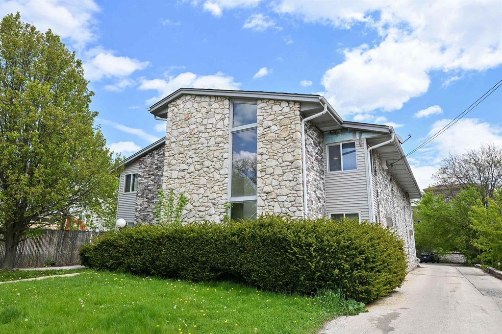 Photo of 201 Maple AVENUE, Waukesha, WI 53186 (MLS # 2022789)