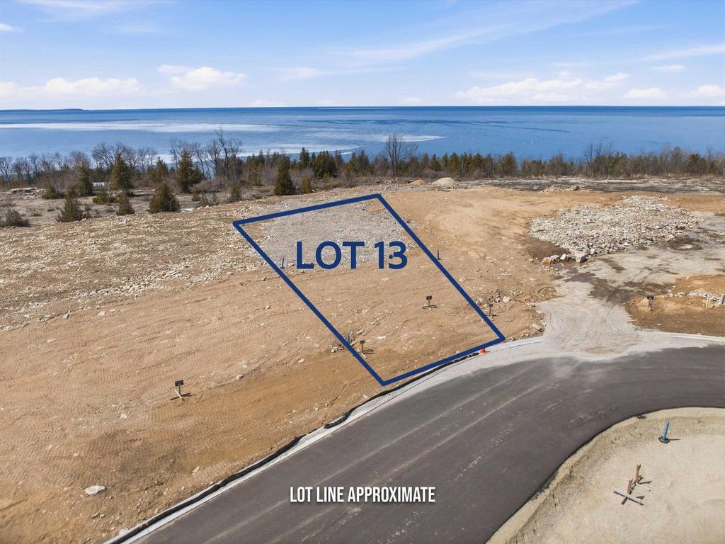 Photo of Quarry Bluff COURT, Sturgeon Bay, WI 54235 (MLS # 50325191)