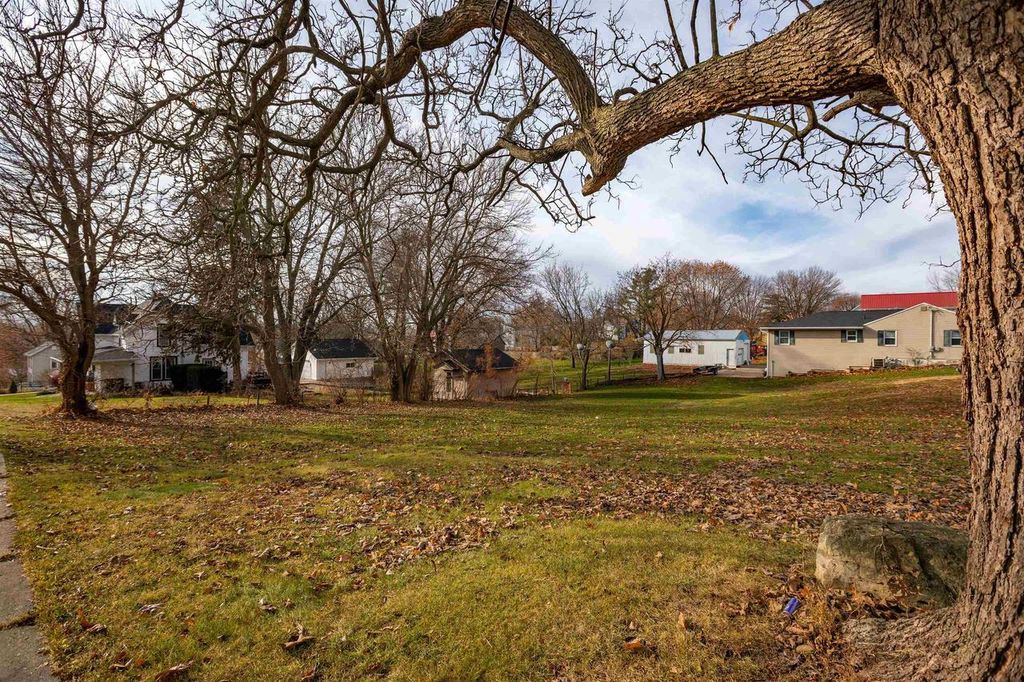 Photo of 575 E Mineral STREET, Platteville, WI 53818 (MLS # 2012754)