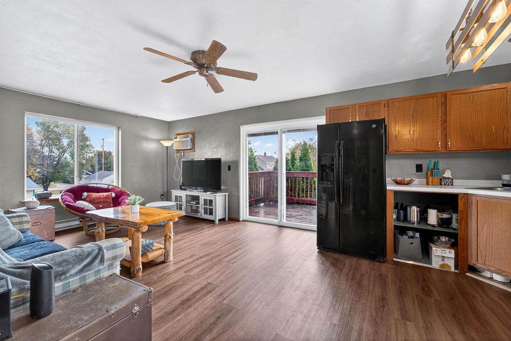 Photo of 515 W 4th AVENUE, Oshkosh, WI 54903 (MLS # 50317281)