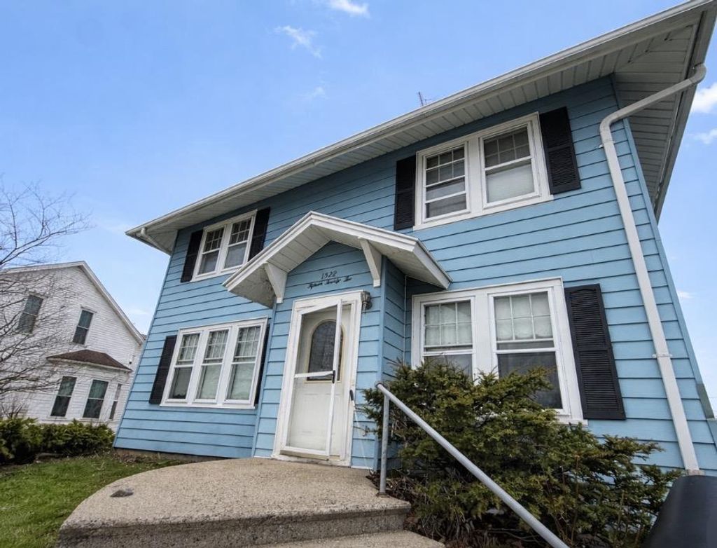 Photo of 1522 Elizabeth AVENUE, Marinette, WI 54143 (MLS # 50323735)