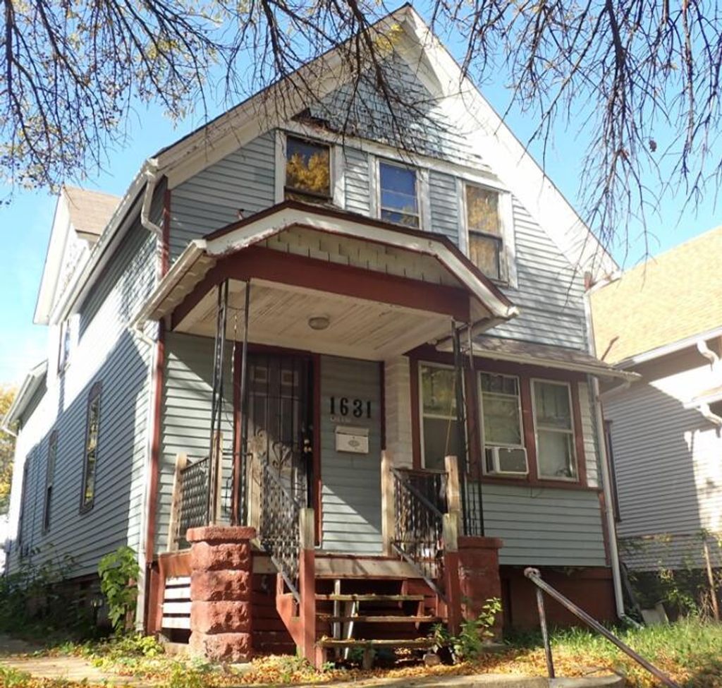 Photo of 1631 N 28th STREET #1631A, Milwaukee, WI 53208 (MLS # 1947192)