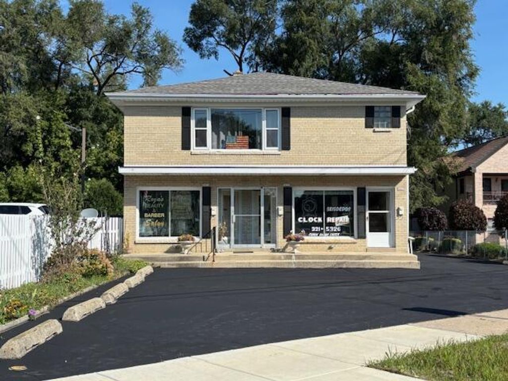 Photo of 5600 W Forest Home AVENUE, Greenfield, WI 53220 (MLS # 1936179)