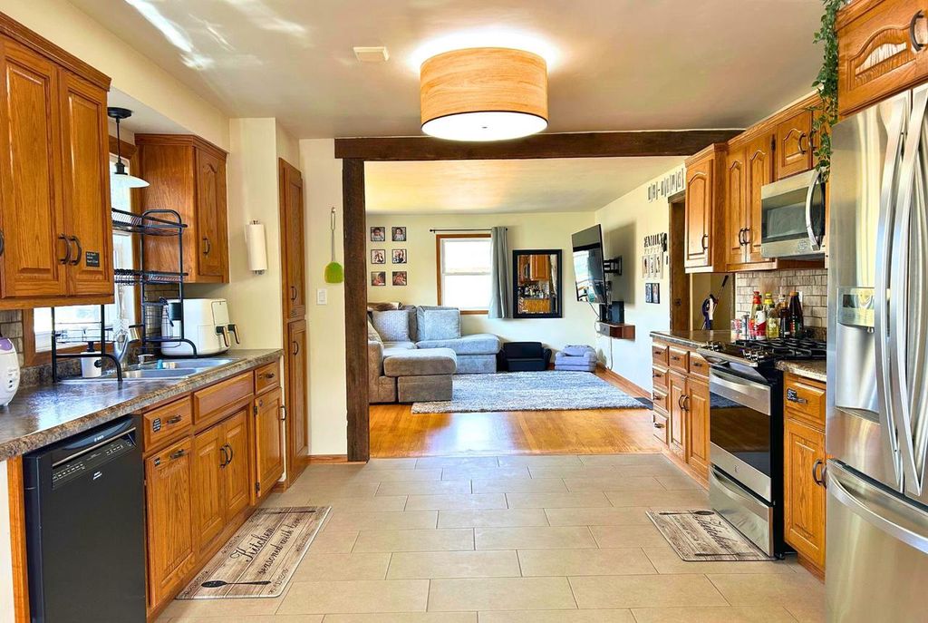 Photo of 918 Grognet STREET, Green Bay, WI 54302 (MLS # 50322698)