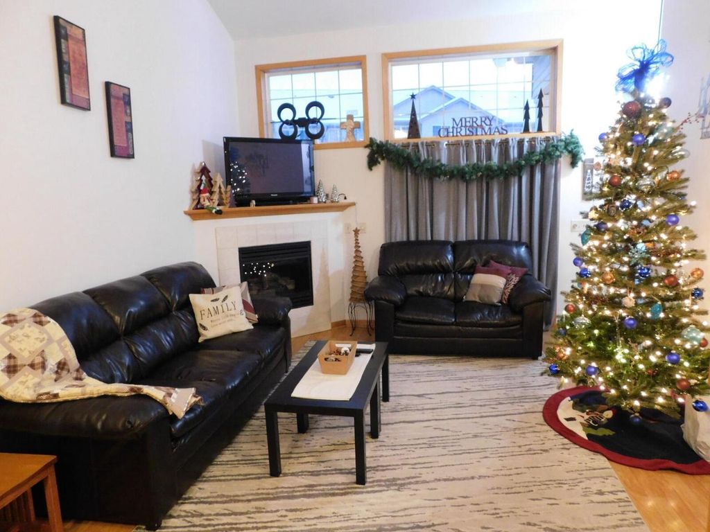 Photo of 2412 Fox River PARKWAY #L, Waukesha, WI 53189 (MLS # 1945805)