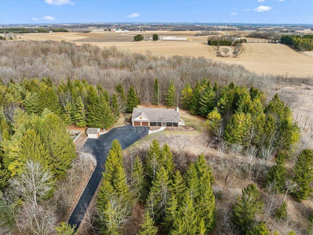 Photo of N5968 County Road P, Mayville, WI 53050 (MLS # 1954416)