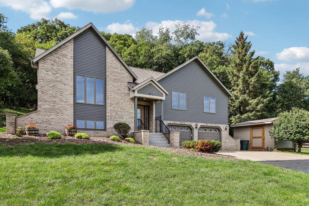 Photo of N6485 Kroghville ROAD, Waterloo, WI 53594 (MLS # 2032240)