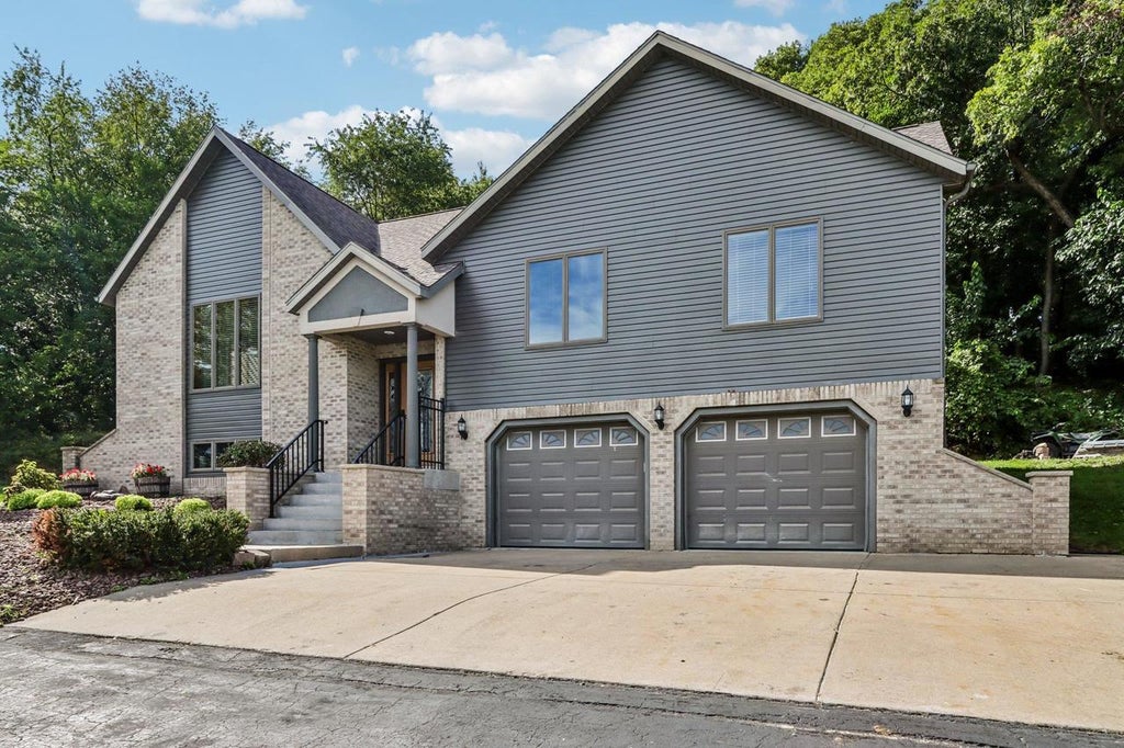 Photo of N6485 Kroghville ROAD, Waterloo, WI 53594 (MLS # 2032240)