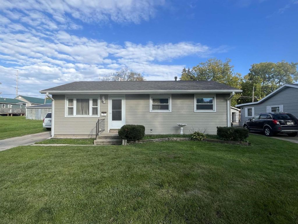 Photo of 12353 W Waterford AVENUE, Greenfield, WI 53228 (MLS # 1944907)