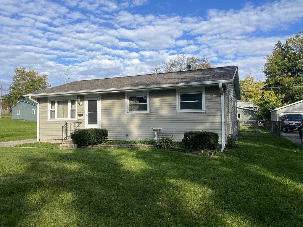 Photo of 12353 W Waterford AVENUE, Greenfield, WI 53228 (MLS # 1944907)