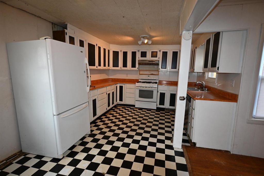 Photo of 301 S Galena STREET, South Wayne, WI 53587 (MLS # 2011401)